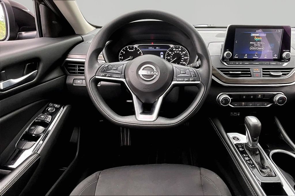 Used 2023 Nissan Altima 2.5 SV FWD image 5