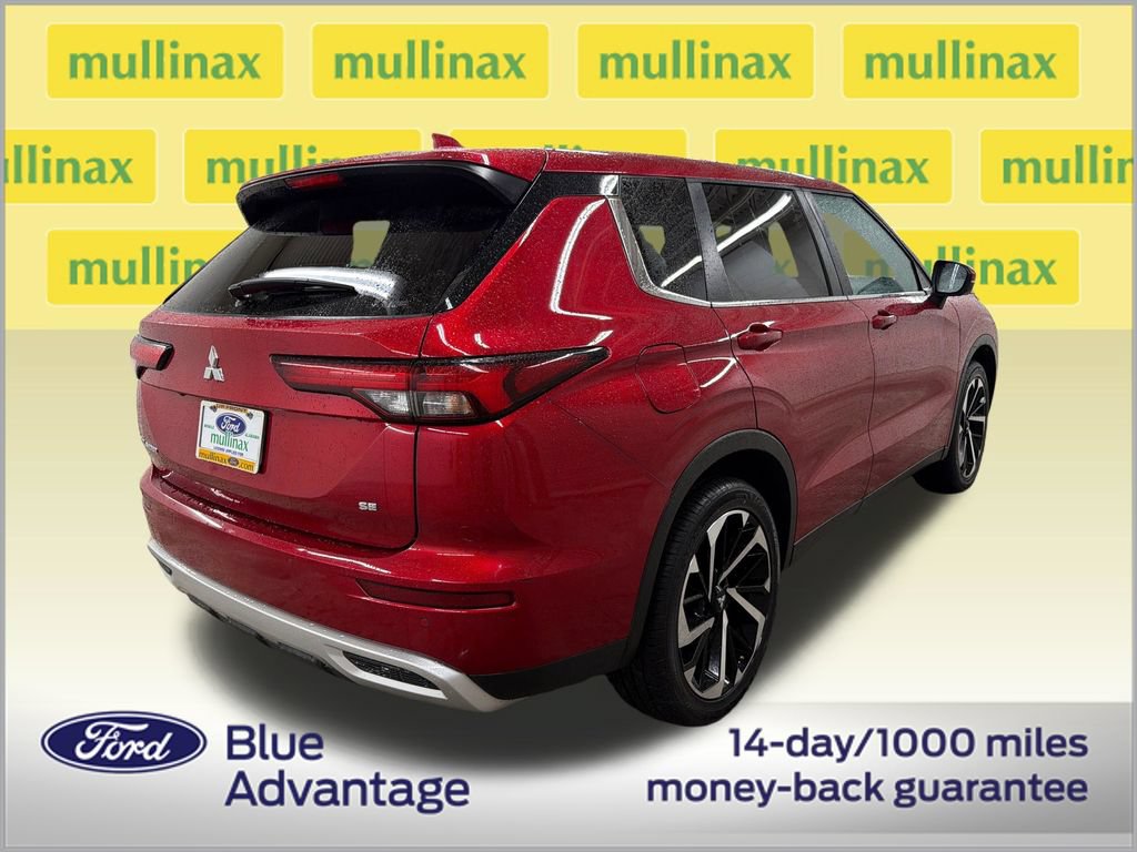 Used 2024 Mitsubishi Outlander SE AWD/4WD image 3