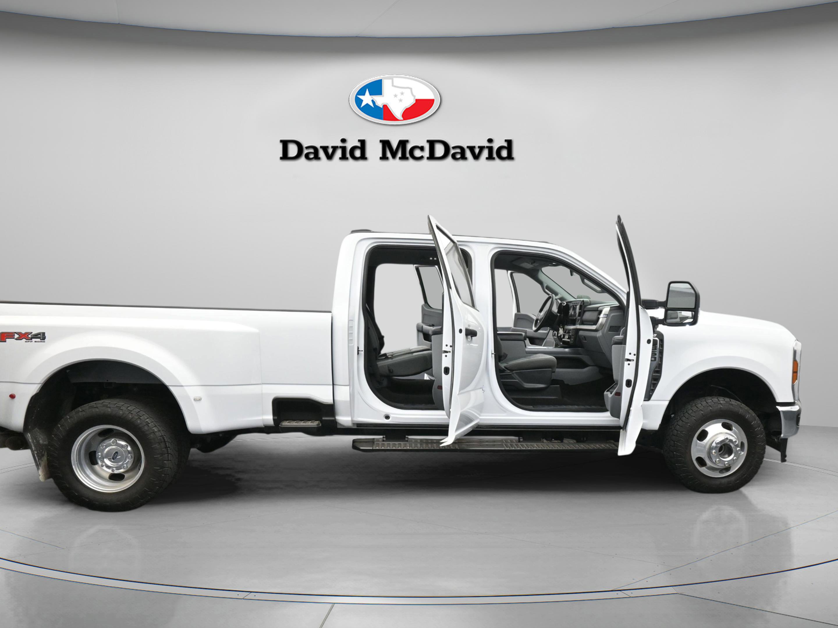 Certified 2024 Ford F350 XLT w/ 360-Degree Camera Package image 29