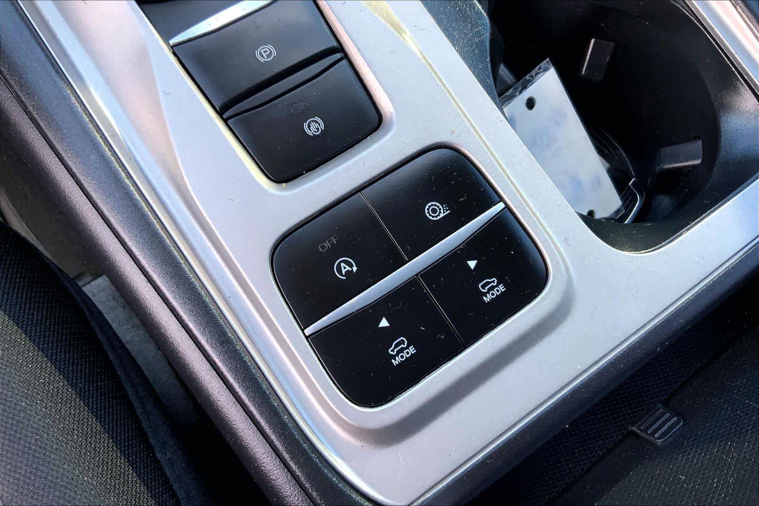 Certified 2023 Ford Explorer XLT RWD image 30