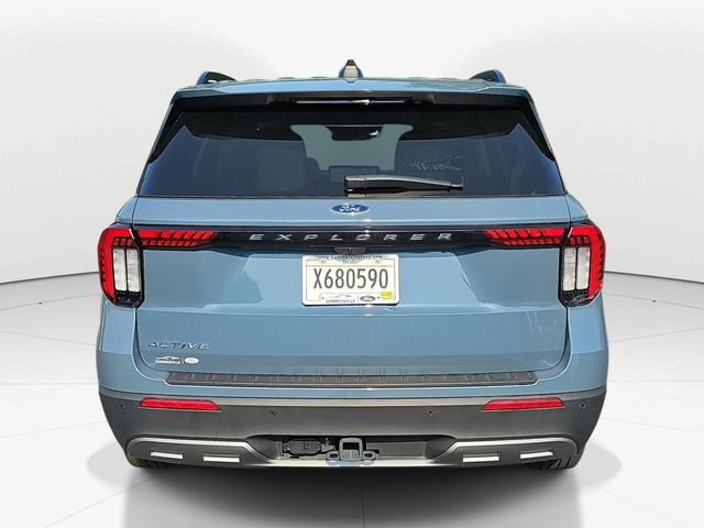 Certified 2025 Ford Explorer Active w/ Active Comfort Package RWD image 4
