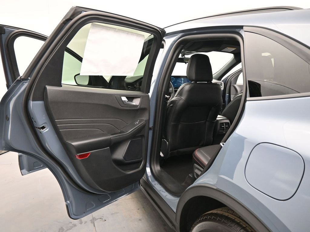 Certified 2025 Ford Escape ST-Line w/ Equipment Group 301A image 44
