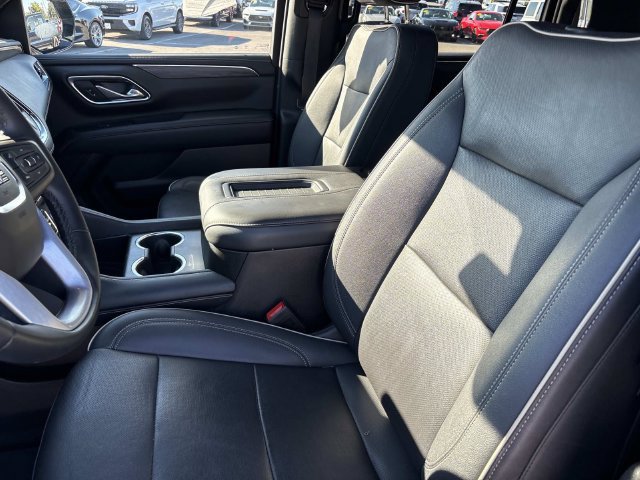 Used 2023 GMC Yukon XL SLT w/ SLT Luxury Package RWD image 27