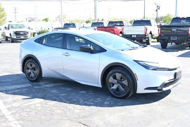 Used 2024 Toyota Prius LE FWD image 7
