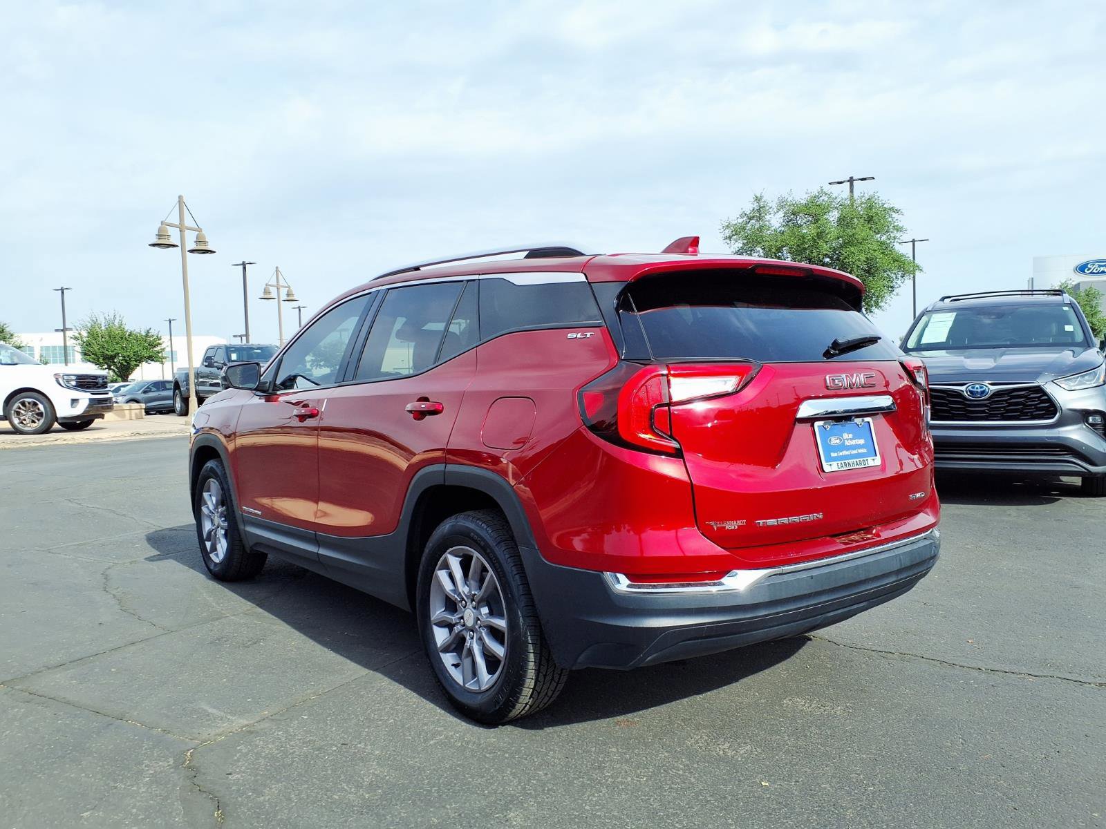 Used 2023 GMC Terrain SLT image 5