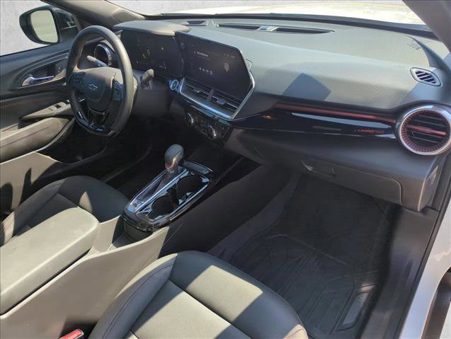 Used 2025 Chevrolet Trax RS image 25