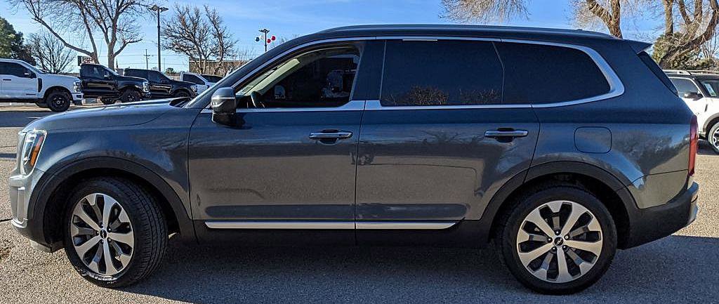 Used 2022 Kia Telluride S image 2