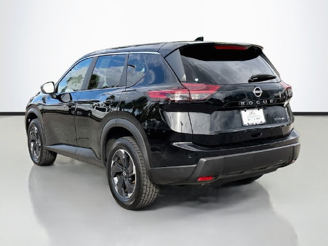 Used 2024 Nissan Rogue SV AWD/4WD image 5