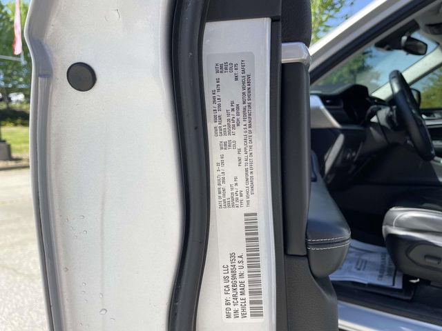 Used 2022 Jeep Grand Cherokee L Limited AWD/4WD image 32