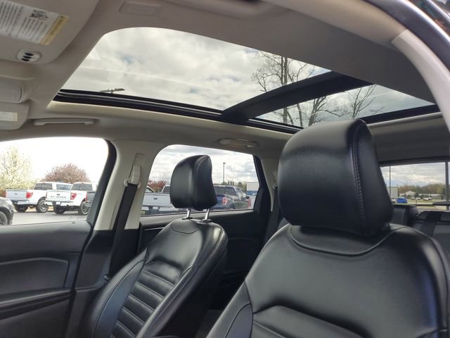 Certified 2022 Ford Edge SEL w/ Convenience Package AWD/4WD image 11