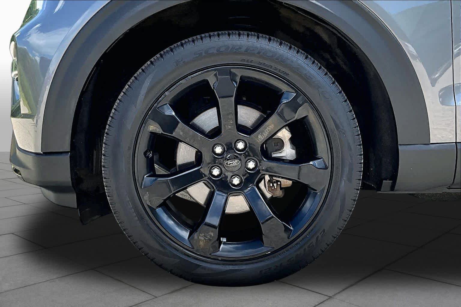 Certified 2023 Ford Explorer ST-Line w/ Class IV Trailer Tow Package AWD/4WD image 11