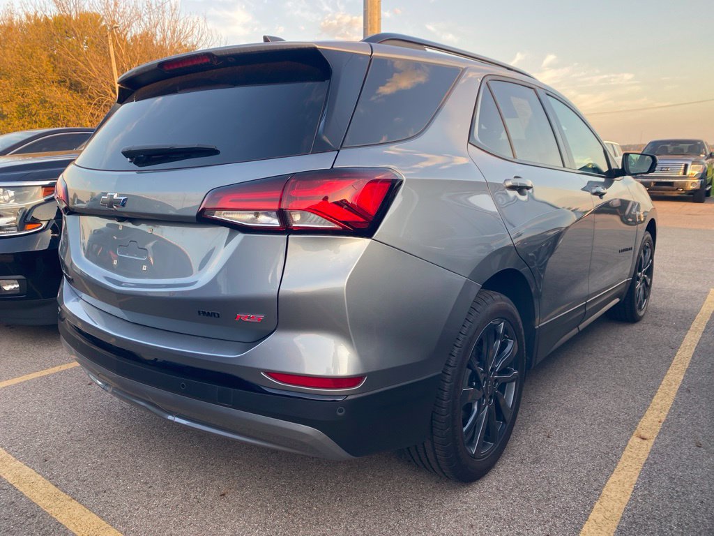 Used 2024 Chevrolet Equinox RS w/ RS Leather Package AWD/4WD image 10