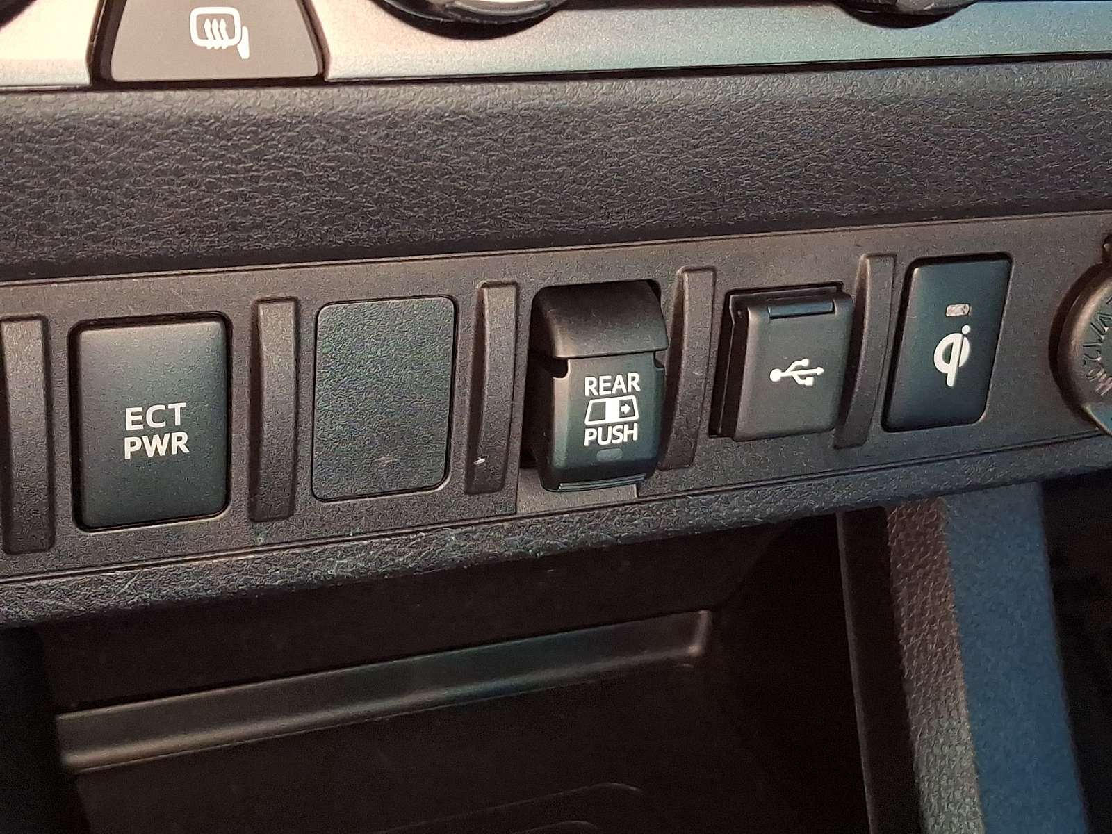 Used 2022 Toyota Tacoma TRD Off-Road AWD/4WD image 25