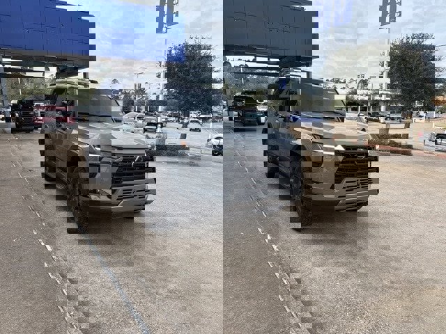 Used 2024 Lexus GX 550 image 2