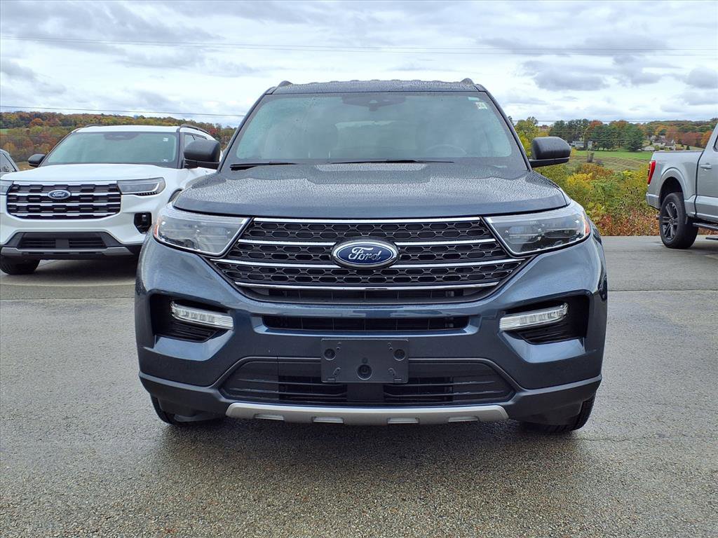 Certified 2022 Ford Explorer XLT w/ Equipment Group 202A image 2