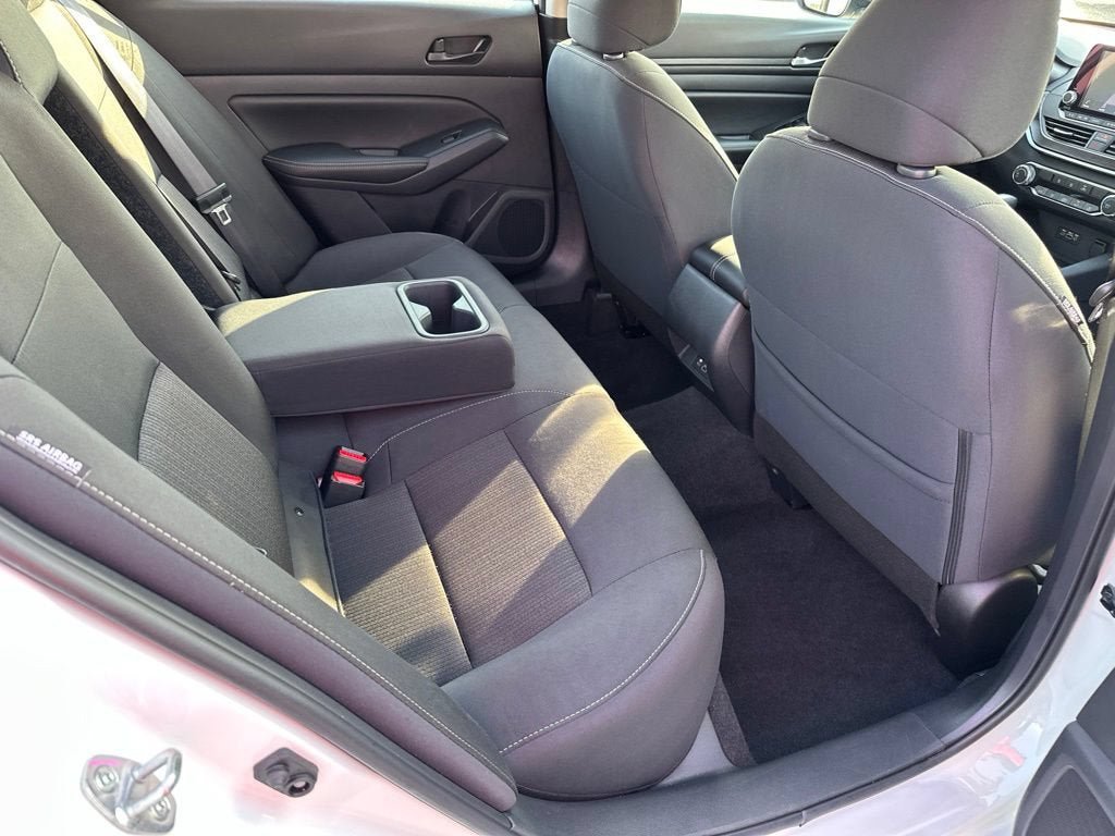 Used 2025 Nissan Altima 2.5 SV AWD/4WD image 10