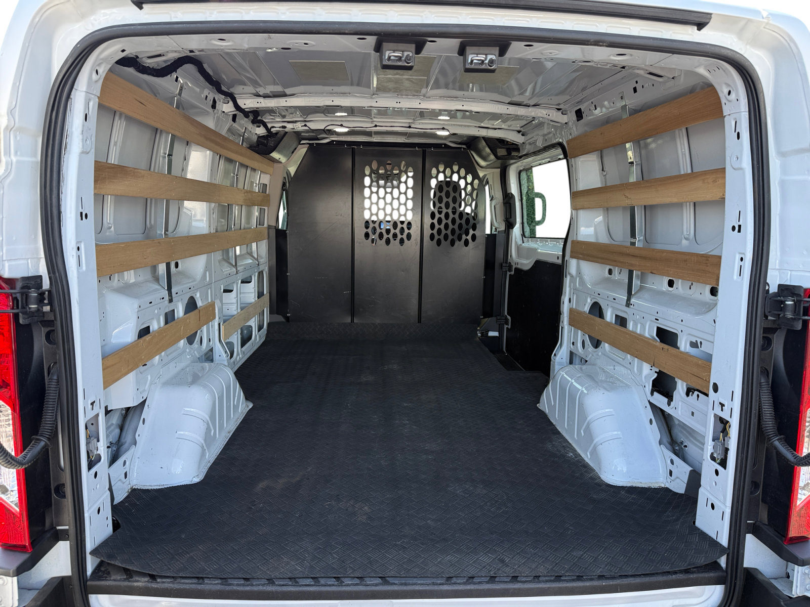 Certified 2025 Ford Transit 250 Low Roof w/ Exterior Upgrade Package RWD image 17