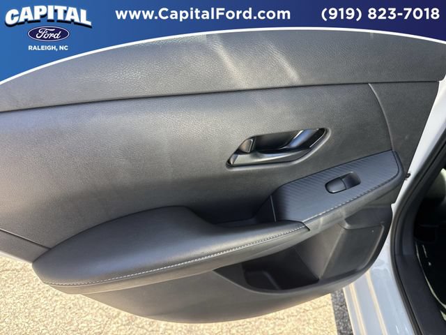 Used 2025 Nissan Sentra SV FWD image 17
