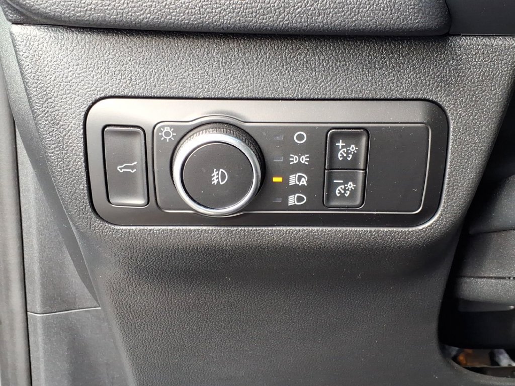 Certified 2025 Ford Escape Platinum AWD/4WD image 19