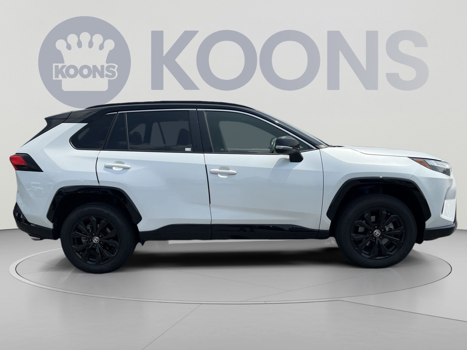 Used 2023 Toyota RAV4 XSE AWD/4WD image 8