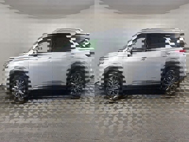 Used 2025 Nissan Pathfinder SL w/ SL Premium Package image 2