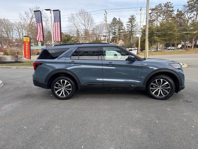 Certified 2025 Ford Explorer ST-Line AWD/4WD image 5