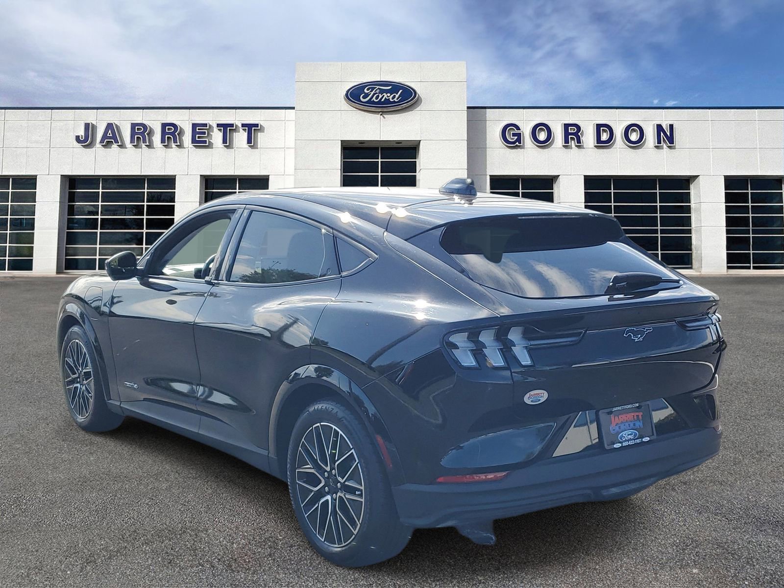 Certified 2025 Ford Mustang Mach-E Premium AWD/4WD image 3
