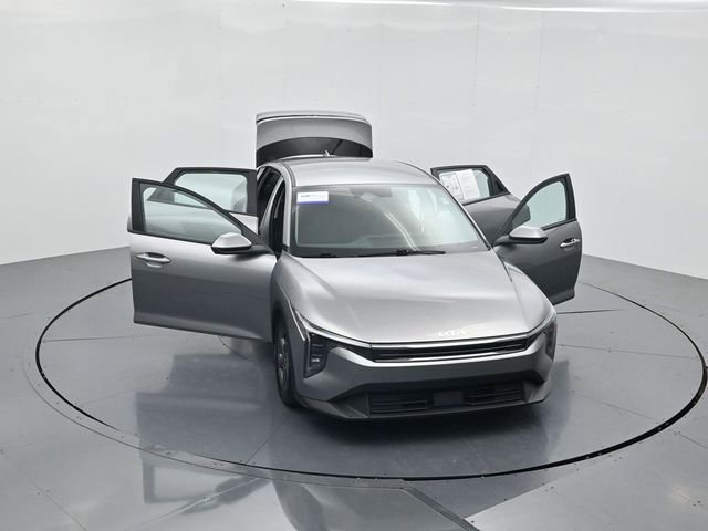 Used 2025 Kia K4 FWD image 49