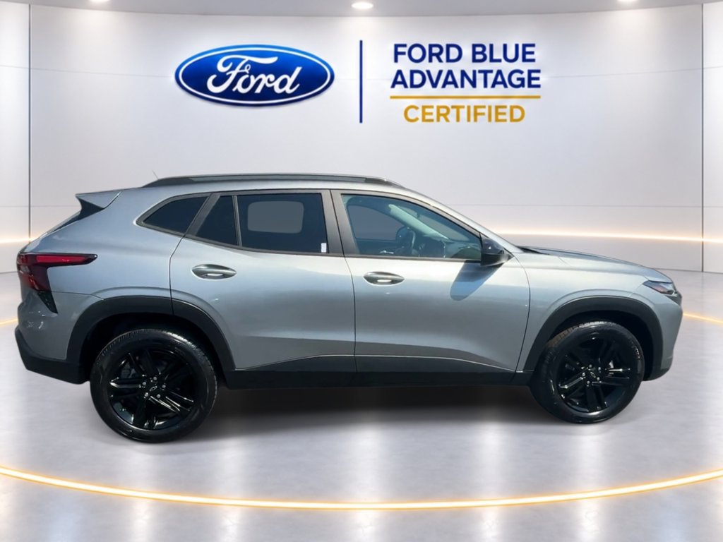 Used 2025 Chevrolet Trax ACTIV w/ Sunroof Package FWD image 9