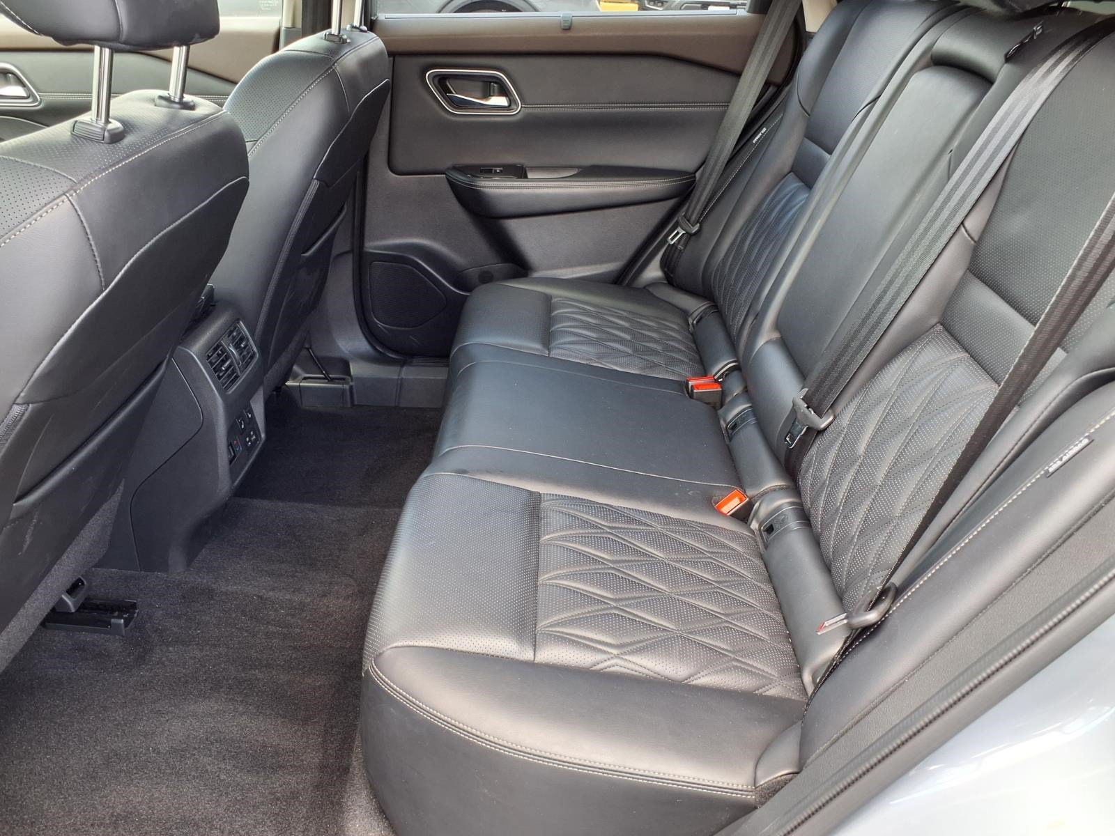 Used 2023 Nissan Rogue Platinum w/ Platinum Premium Package FWD image 13