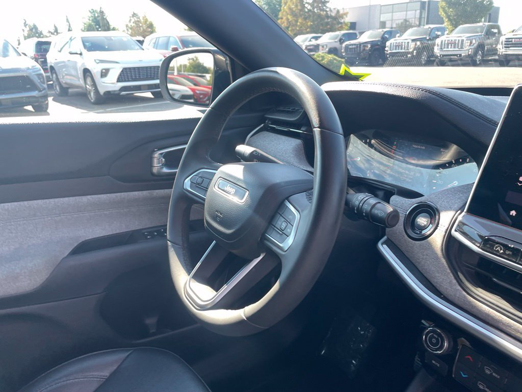 Used 2024 Jeep Compass Latitude AWD/4WD image 29