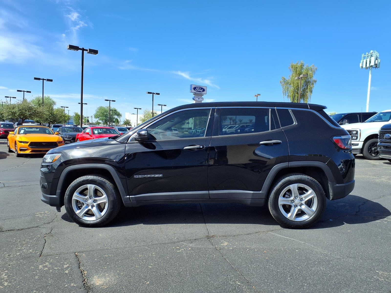 Used 2024 Jeep Compass Sport AWD/4WD image 3