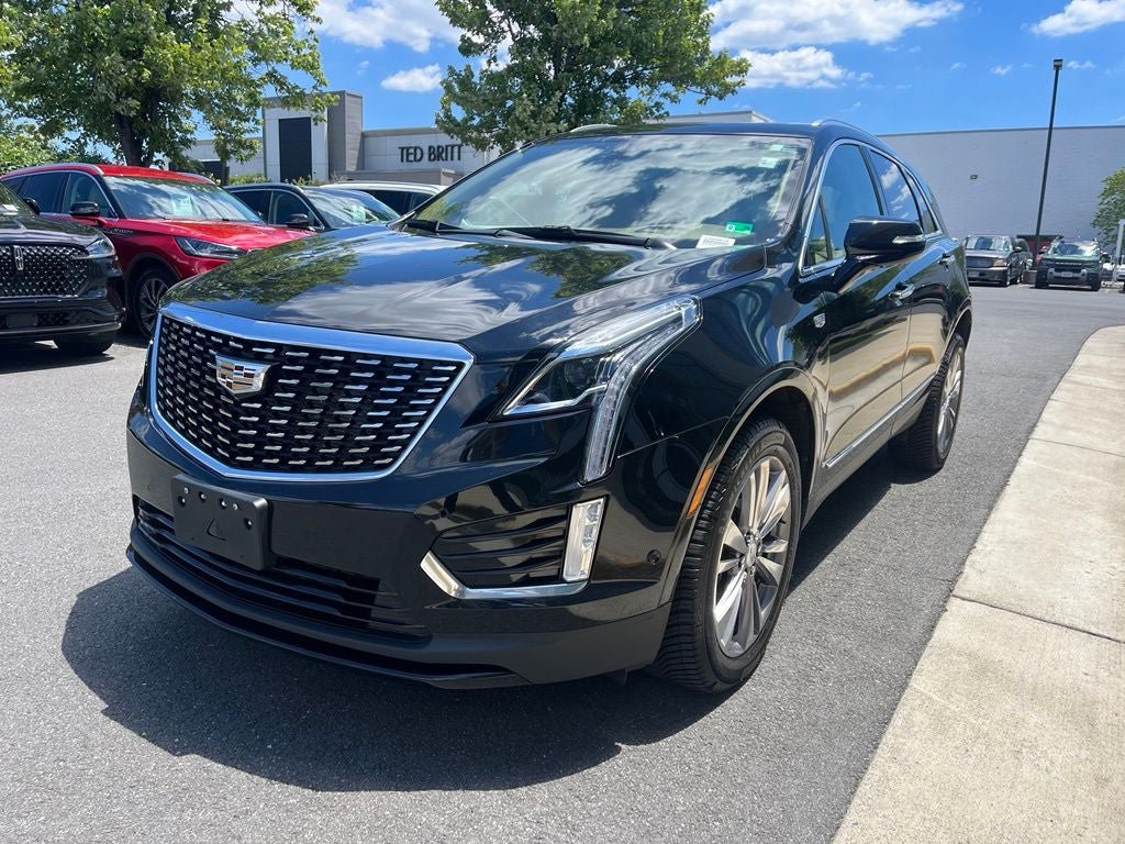 Used 2021 Cadillac XT5 Premium Luxury w/ Platinum Package FWD image 3