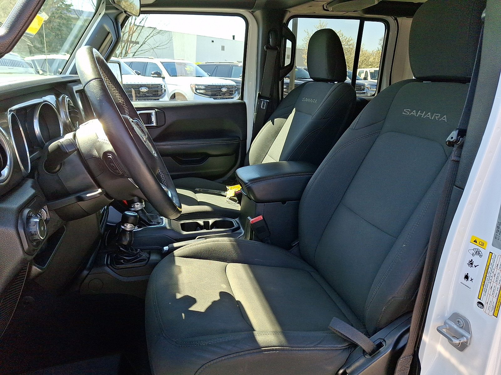 Used 2018 Jeep Wrangler Unlimited Sahara w/ Cold Weather Group AWD/4WD image 16