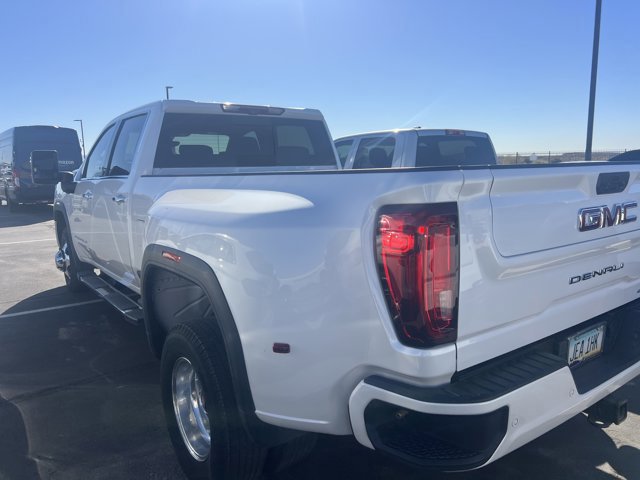 Used 2022 GMC Sierra 3500 Denali w/ Denali Ultimate Package image 3
