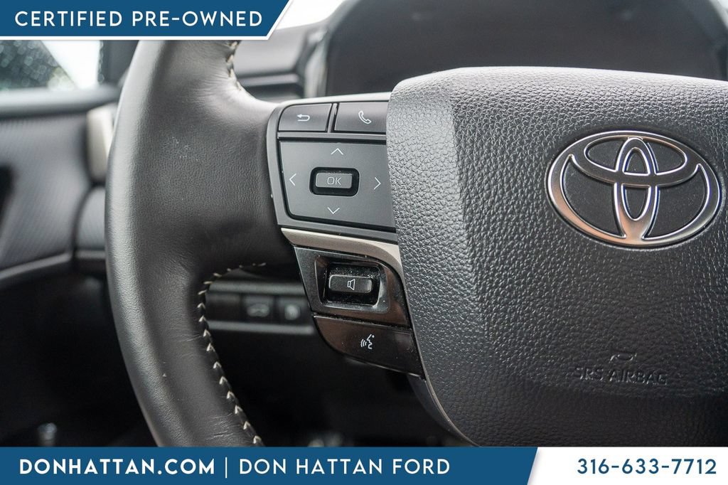 Used 2025 Toyota Camry SE FWD image 11