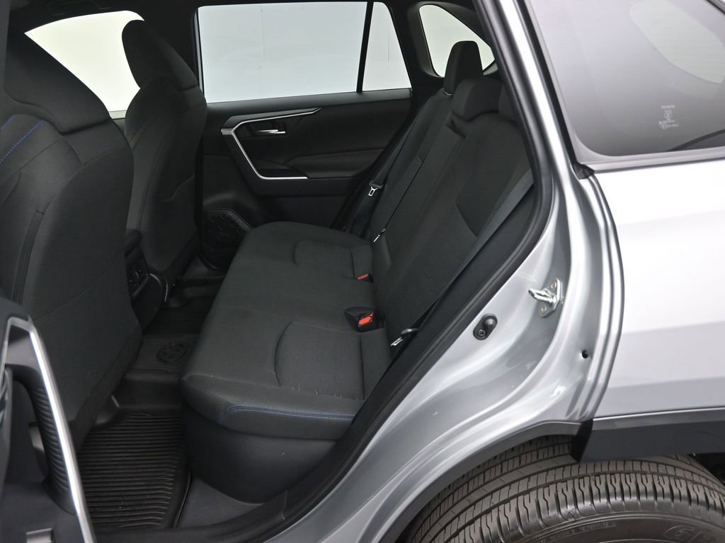 Used 2025 Toyota RAV4 SE AWD/4WD image 11