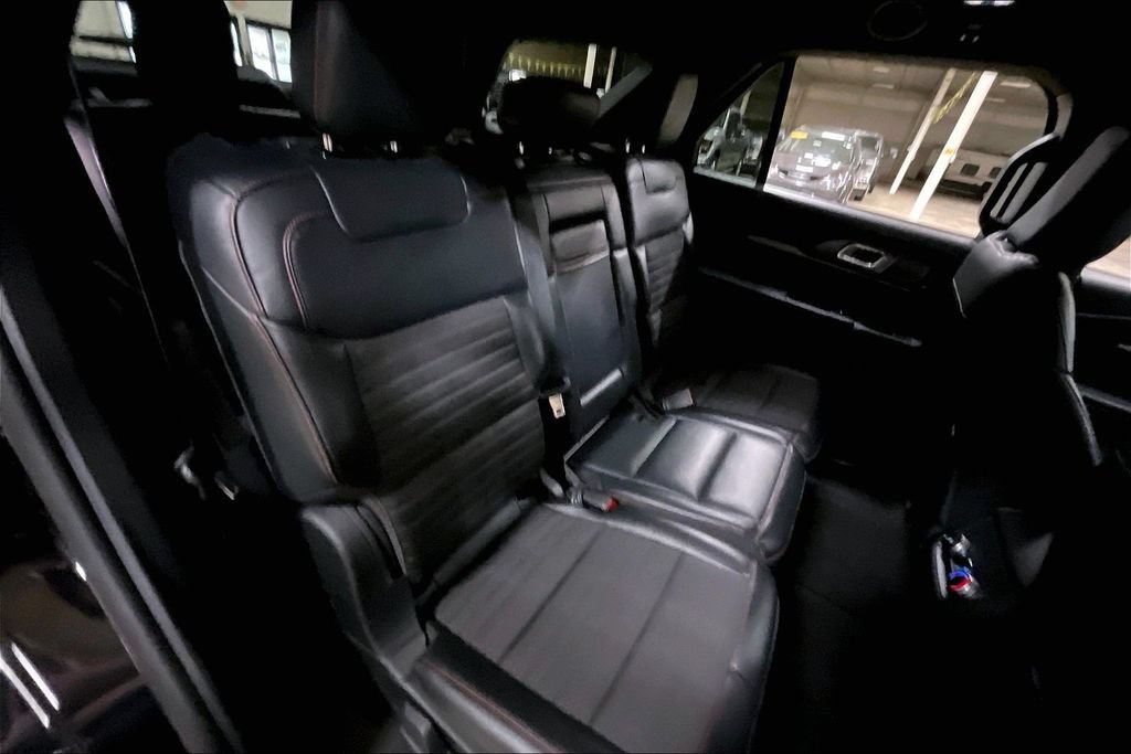 Certified 2025 Ford Explorer ST-Line w/ ST-Line Street Pack AWD/4WD image 25