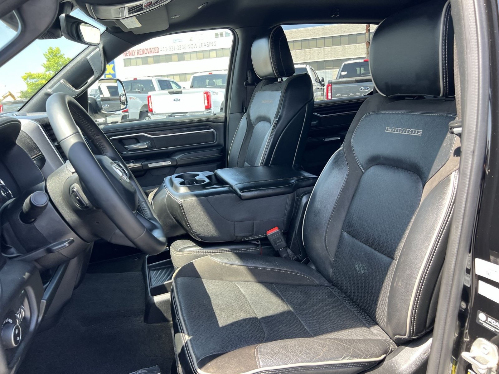 Used 2024 RAM 1500 Laramie AWD/4WD image 13