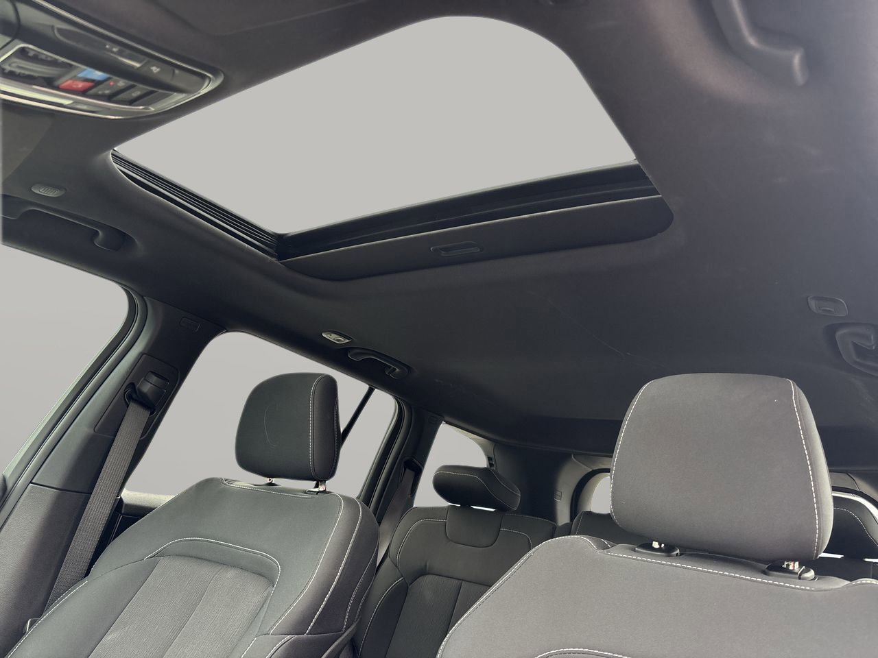 Used 2025 Jeep Grand Cherokee Laredo X w/ Luxury Tech Group I RWD image 20