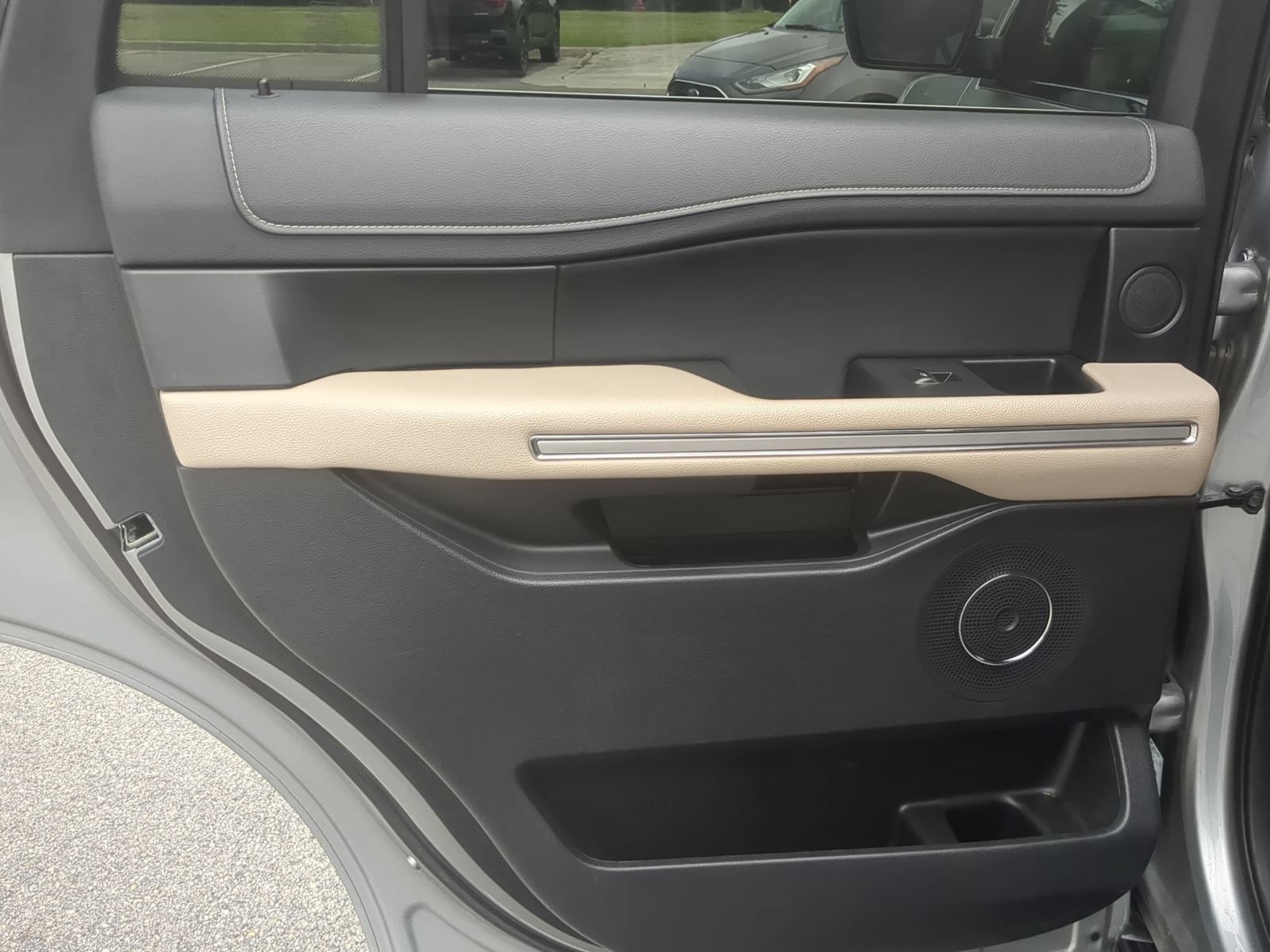 Certified 2024 Ford Expedition Limited RWD image 27