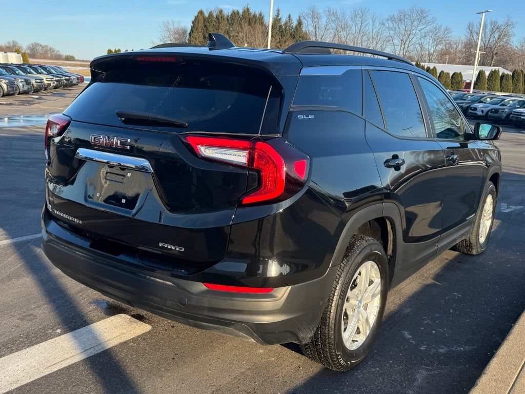 Used 2023 GMC Terrain SLE w/ Driver Convenience Package AWD/4WD image 9