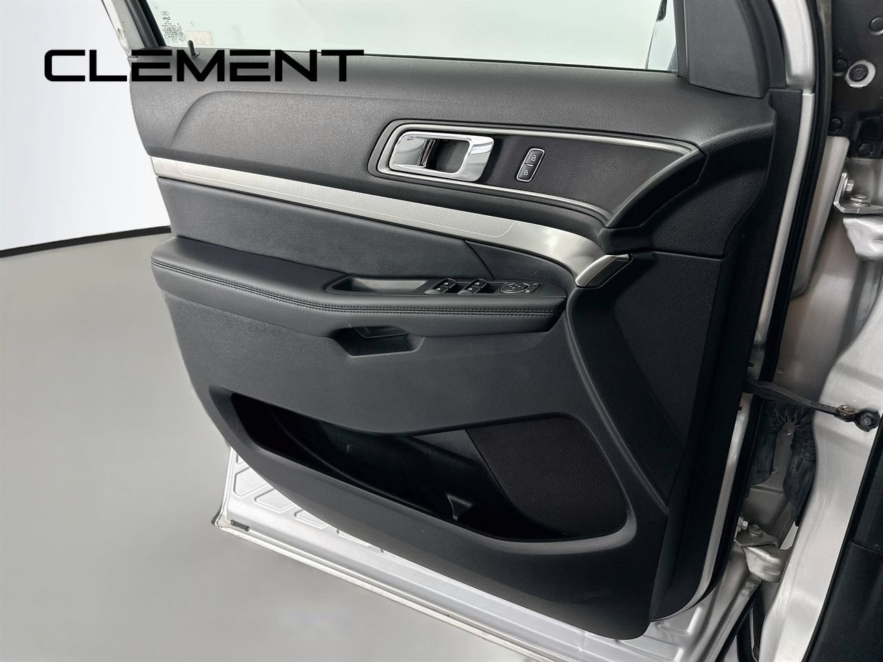 Certified 2019 Ford Explorer XLT FWD image 26