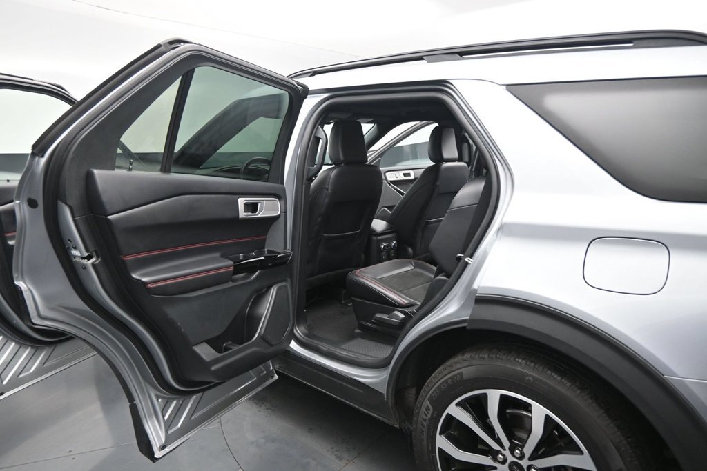 Certified 2023 Ford Explorer ST-Line w/ Class IV Trailer Tow Package RWD image 19