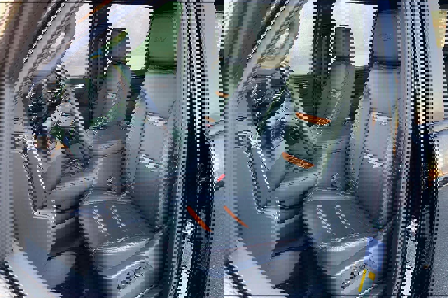 Used 2025 GMC Sierra 2500 AT4 w/ AT4 Premium Plus Package image 9