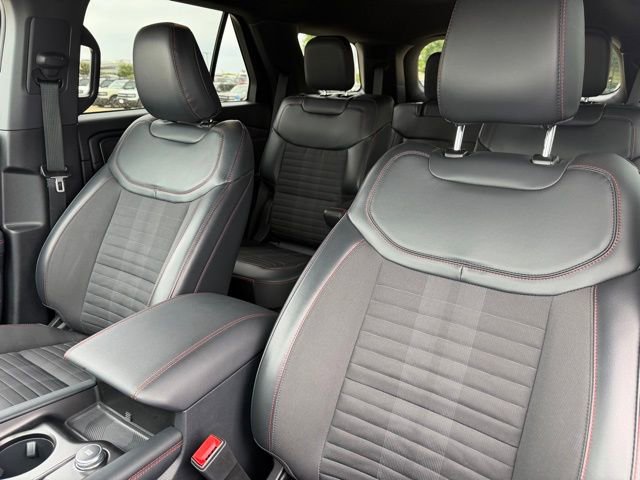 Certified 2025 Ford Explorer ST-Line image 11