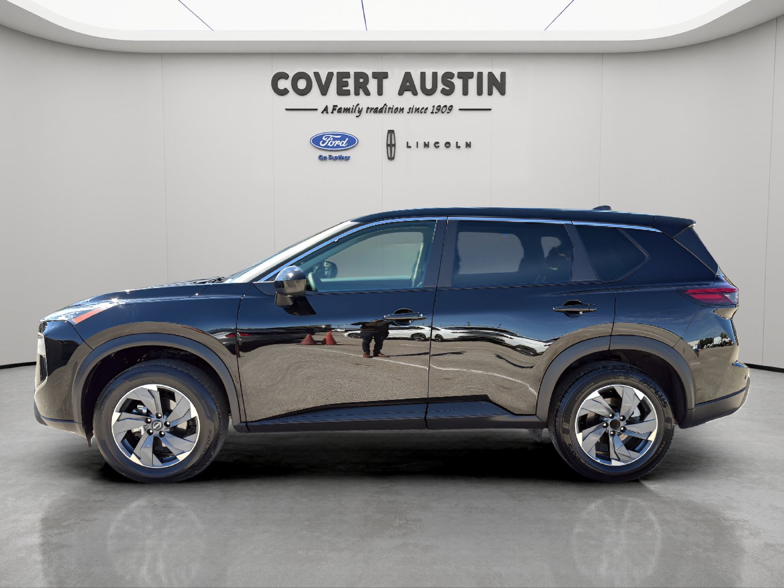Used 2026 Nissan Rogue SV FWD image 1
