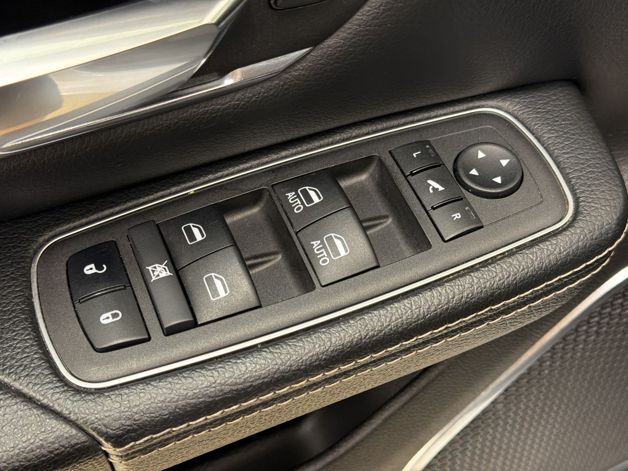 Used 2024 RAM 1500 Laramie RWD image 15