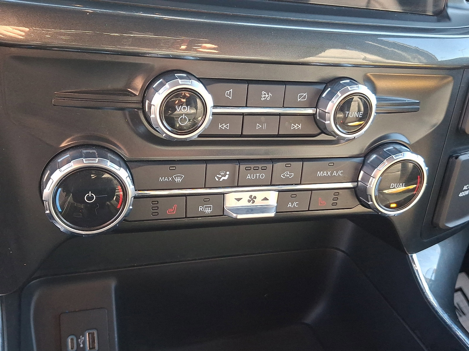 Certified 2022 Ford F150 XLT w/ Equipment Group 302A High image 15