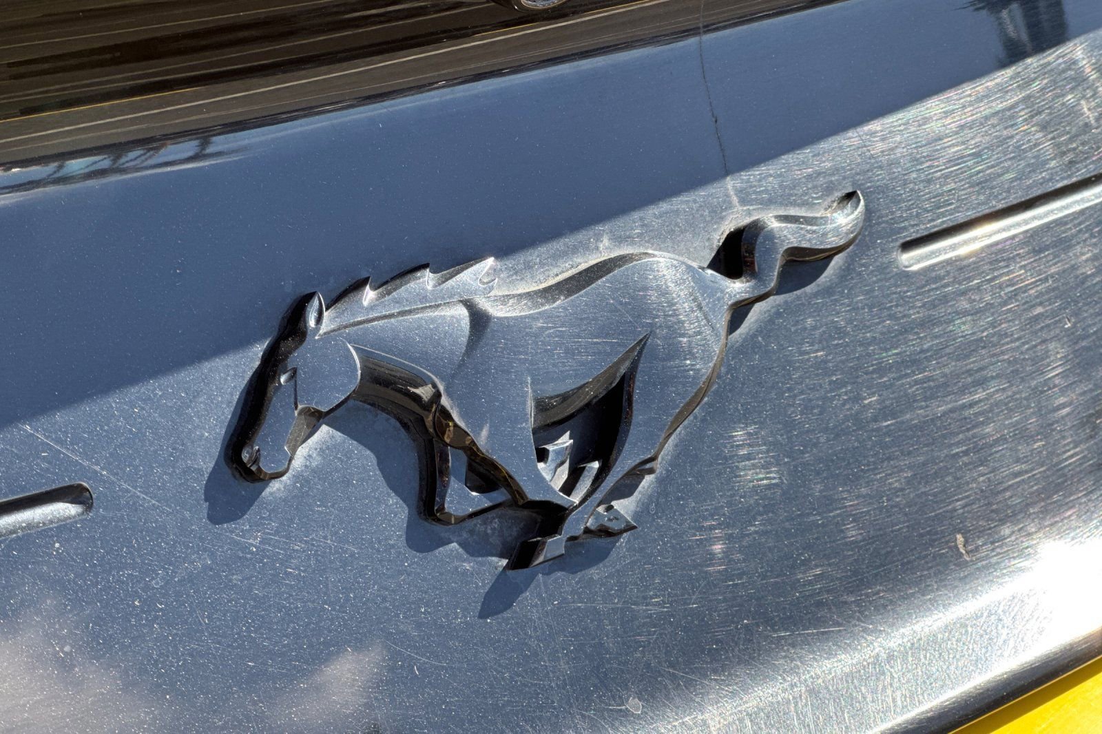 Certified 2018 Ford Mustang Coupe w/ Black Accent Pkg image 27